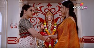 Simar (1712. ep.) 16.01.2017. – Simar obećava Saroj da će uputiti Anđeli na pravi put i kune se u Boga!