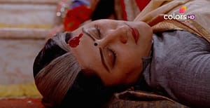 Simar (1715. ep.) 19.01.2017. – Veridba Vadahi i Piyusha se prekida jer Staramajka pada niz stepenice!