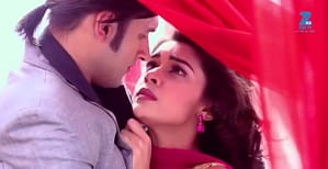 Ek Tha Raja Ek Thi Rani (404. ep.) 14.2.2017. – Raja spašava Nainu, Naina je tužna kad ugleda Raju i Lailu zajedno!
