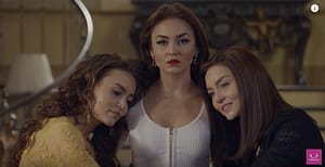 Tri Ane – 112. i 113. epizoda – Ana Laura uhvati Ramira i Maribel kako se ljube i raskida veridbu!