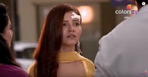 Shakti – 585. ep. – Mlađi doktor namerava predati Somiju transrodnicama na silu!
