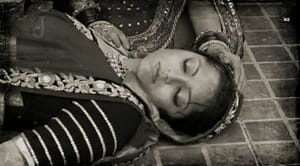 Ek Tha Raja Ek Thi Rani (89. ep.) 25.11.2015. – Bari Rani Maa gurne Gayatri u bunar!