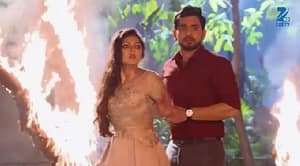 Ek Tha Raja Ek Thi Rani (102. ep.) 14.12.2015. – Avdesh zapali mesto na kojem se nalaze Gayatri i Rana ji!