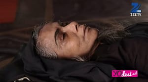 Ek Tha Raja Ek Thi Rani (115. ep.) 31.12.2015. – Bari Rani Maa na samrti dovode u palatu!