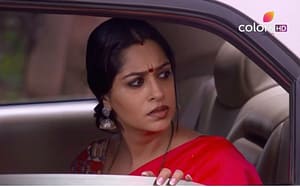 Simar (1298. ep.) 30.08.2016. – Simar vidi Prema sa Rosy, Piyush laže Simar!