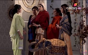 Shakti (420.ep.) – Rani je pobegla, Malika i ostali je traže!