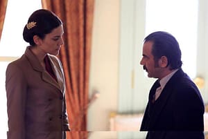Feride i Turgut razgovaraju