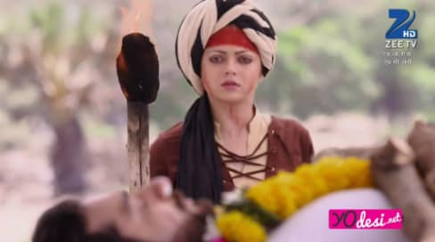 Ek Tha Raja Ek Thi Rani (198. ep.) 26.4.2016. – Gayatri spali Rana ji-evo telo!