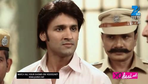 Ek Tha Raja Ek Thi Rani (344. ep.) 16.11.2016. – Raja se preda policiji!
