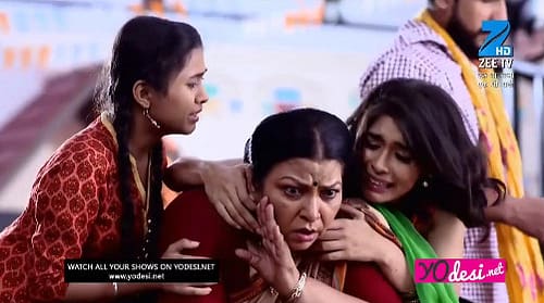 Ek Tha Raja Ek Thi Rani (392. ep.) 24.1.2017. – Vijay ošamari Naininu mummy i odgurne je!