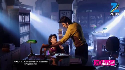 Ek Tha Raja Ek Thi Rani (276. ep.) 12.8.2016. – Rani i Raja su zaključani u biblioteci!