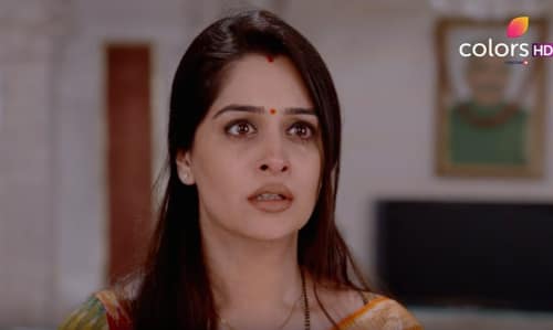 Simar (1711. ep.) 15.01.2017. – Roshni napušta Bharadwaj kuću i vraća se u kuću Kapoorovih, Saroj vidi snimak na telefonu!