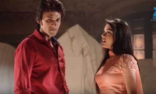 Ek Tha Raja Ek Thi Rani (259. ep.) 20.7.2016. – Raja pokuša da poljubi Rani!