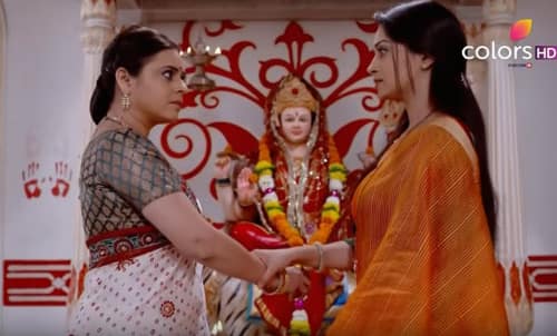 Simar (1712. ep.) 16.01.2017. – Simar obećava Saroj da će uputiti Anđeli na pravi put i kune se u Boga!