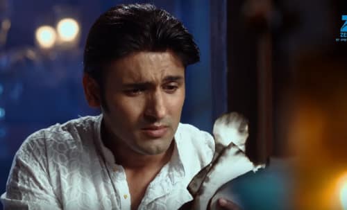 Ek Tha Raja Ek Thi Rani (399. ep.) 3.2.2017. – Raja zapali Ranine slike i govori Naini da je mrzi!
